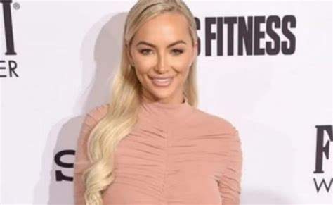 how old is lindsey pelas|Lindsey Pelas Bio, Wiki, Net Worth, Dating, Boyfriend,。